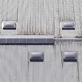 Luftaufnahmen mit Videodrohne/Kameradrohne erleichtern eine Dachinspektion